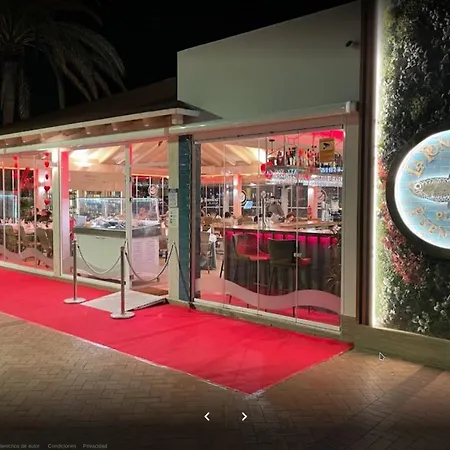 Apartment Beachfront Luxury: Sea View