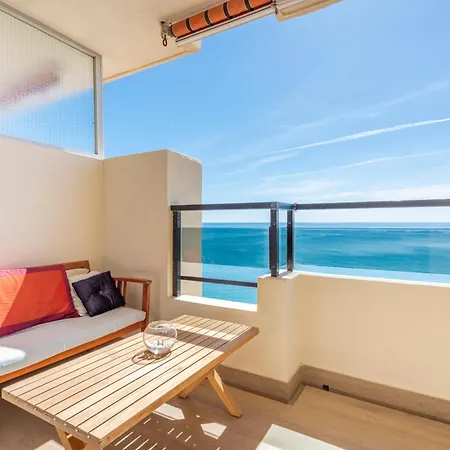 Beachfront -- New Luxury -- 1ª Linea Playa -- Center -- Private Parking -- Panoramic Sea Views -- פואנגירולה