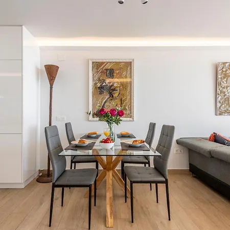 Beachfront -- New Luxury -- 1ª Linea Playa -- Center -- Private Parking -- Panoramic Sea Views -- דירה פואנגירולה