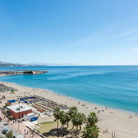 Beachfront -- New Luxury -- 1ª Linea Playa -- Center -- Private Parking -- Panoramic Sea Views -- פואנגירולה