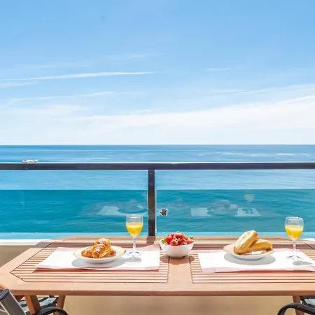 Beachfront -- New Luxury -- 1ª Linea Playa -- Center -- Private Parking -- Panoramic Sea Views -- דירה פואנגירולה