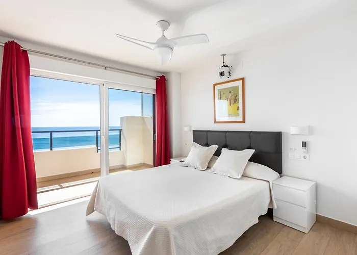 Beachfront -- New Luxury -- 1ª Linea Playa -- Center -- Private Parking -- Panoramic Sea Views -- Apartamento