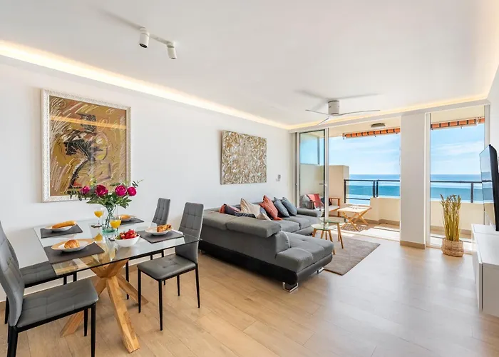 Beachfront Luxury: Sea View * Fuengirola